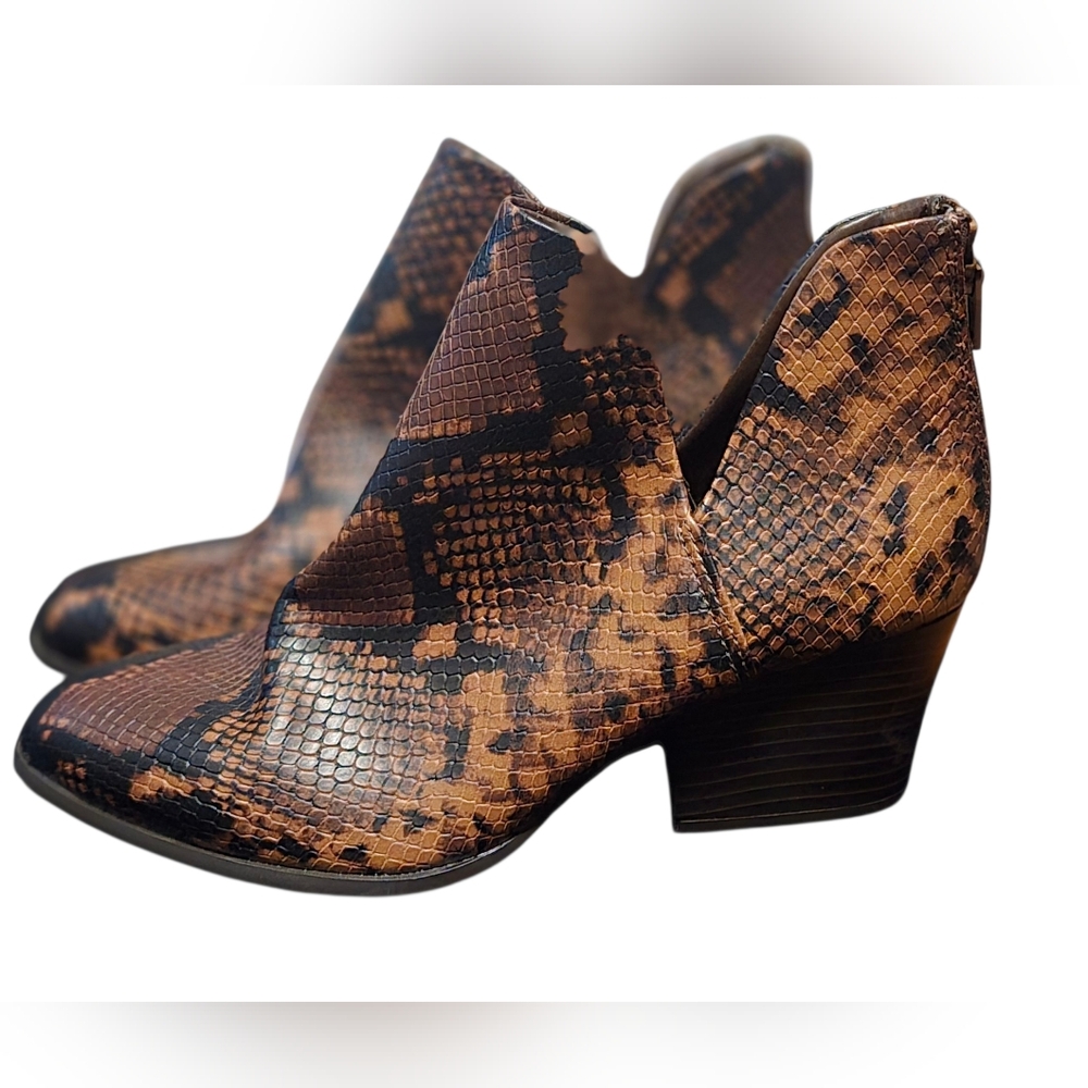 SO Barb snakeskin print ankle boots Size US 8
